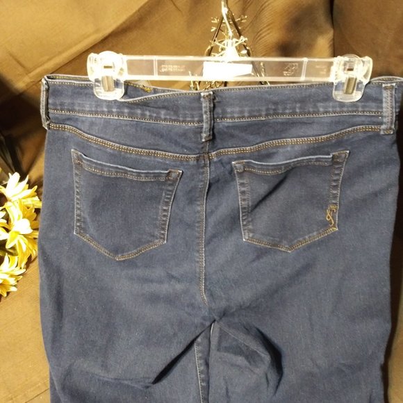 368 jeaniemade Size10s Style& Co. Bell-Bottoms - Picture 4 of 4